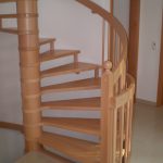 Wendeltreppe aus Massivholz